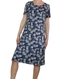 Φόρεμα Κοντό Μανίκι Βισκόζ Εμπριμέ μπλε κάμπος με μπεζ μεγάλα πουά με πέταλο,